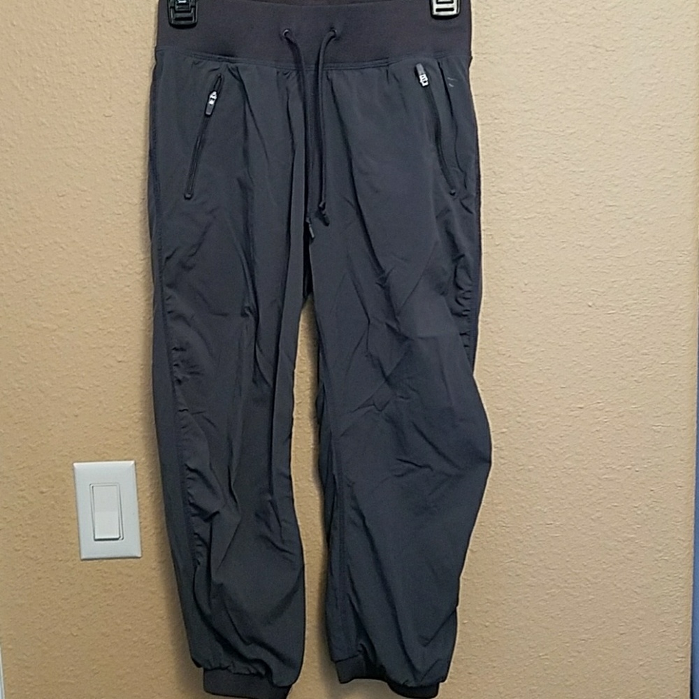 H&M workout capris
